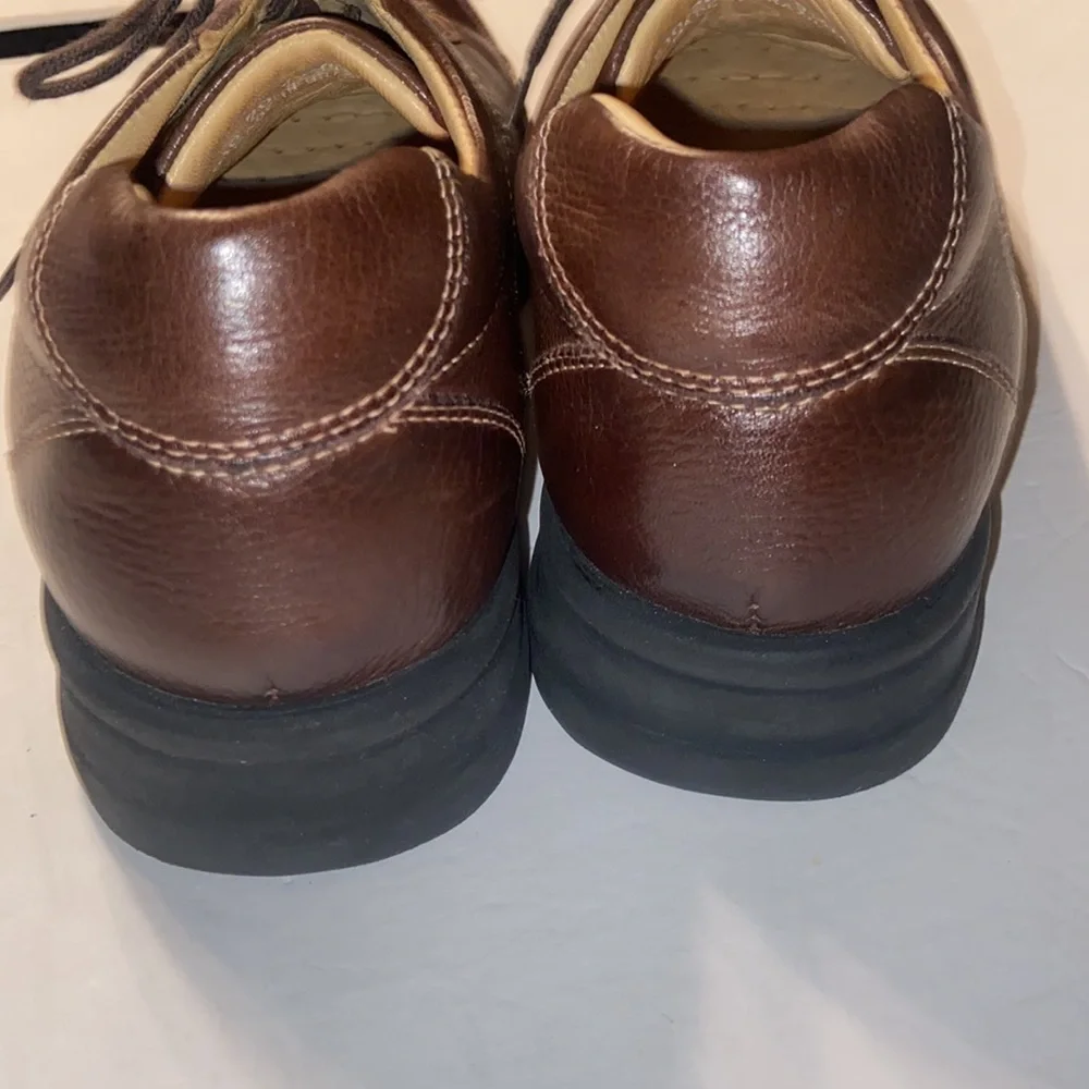 Johnston & Murphy sheepskin brown dress shoes size 9 1/2 with extra laces
